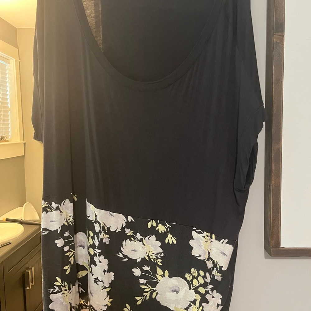 Floral Black Women's Top XL